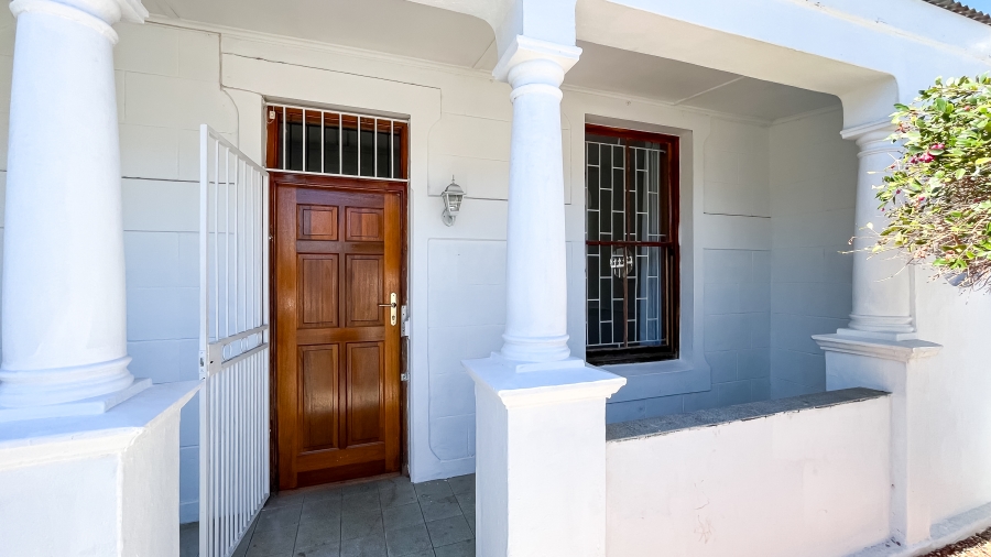 To Let 3 Bedroom Property for Rent in Wynberg Western Cape